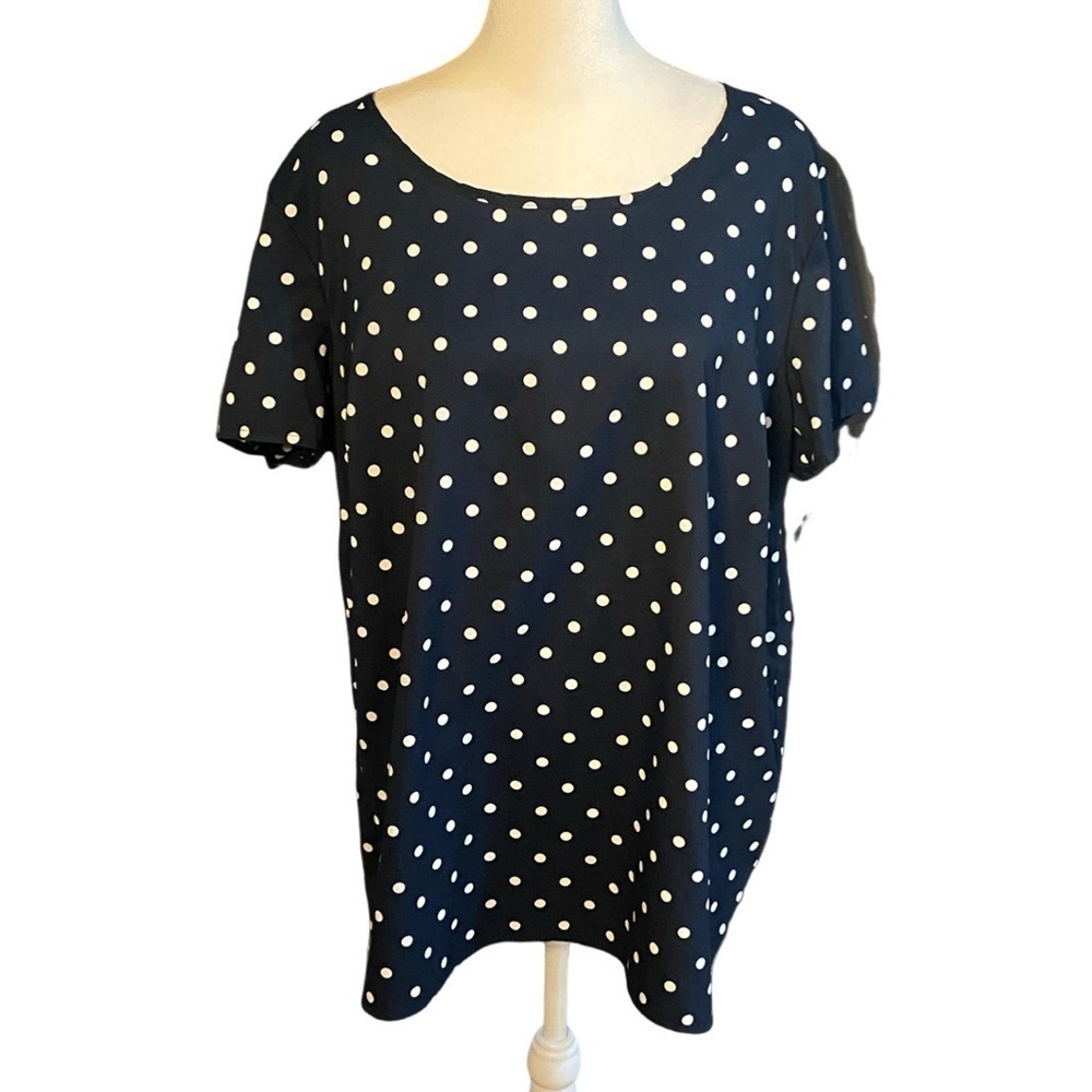 Faded Glory Navy Polka Dot Short Sleeve Top. Size XL 16/18).